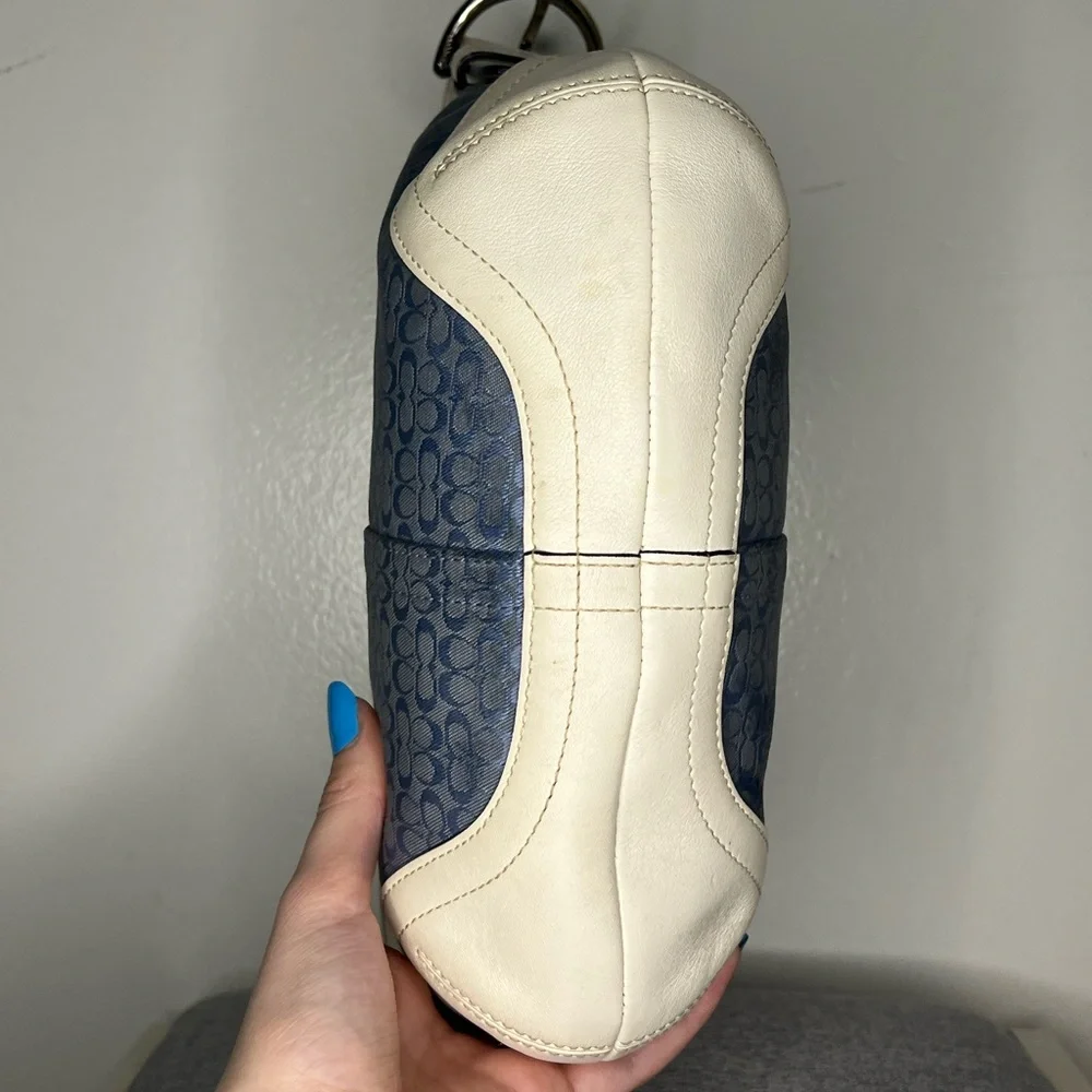 Sold Coach Icy Blue Hobo Bag EUC (Rare) - Picture 4 of 9